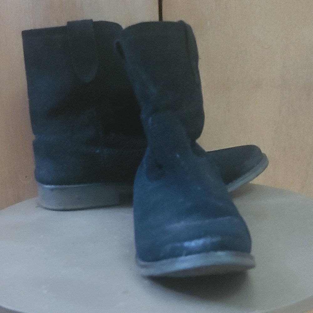Zigi Soho "Cannoli" Boot in Black Suede, Size 8